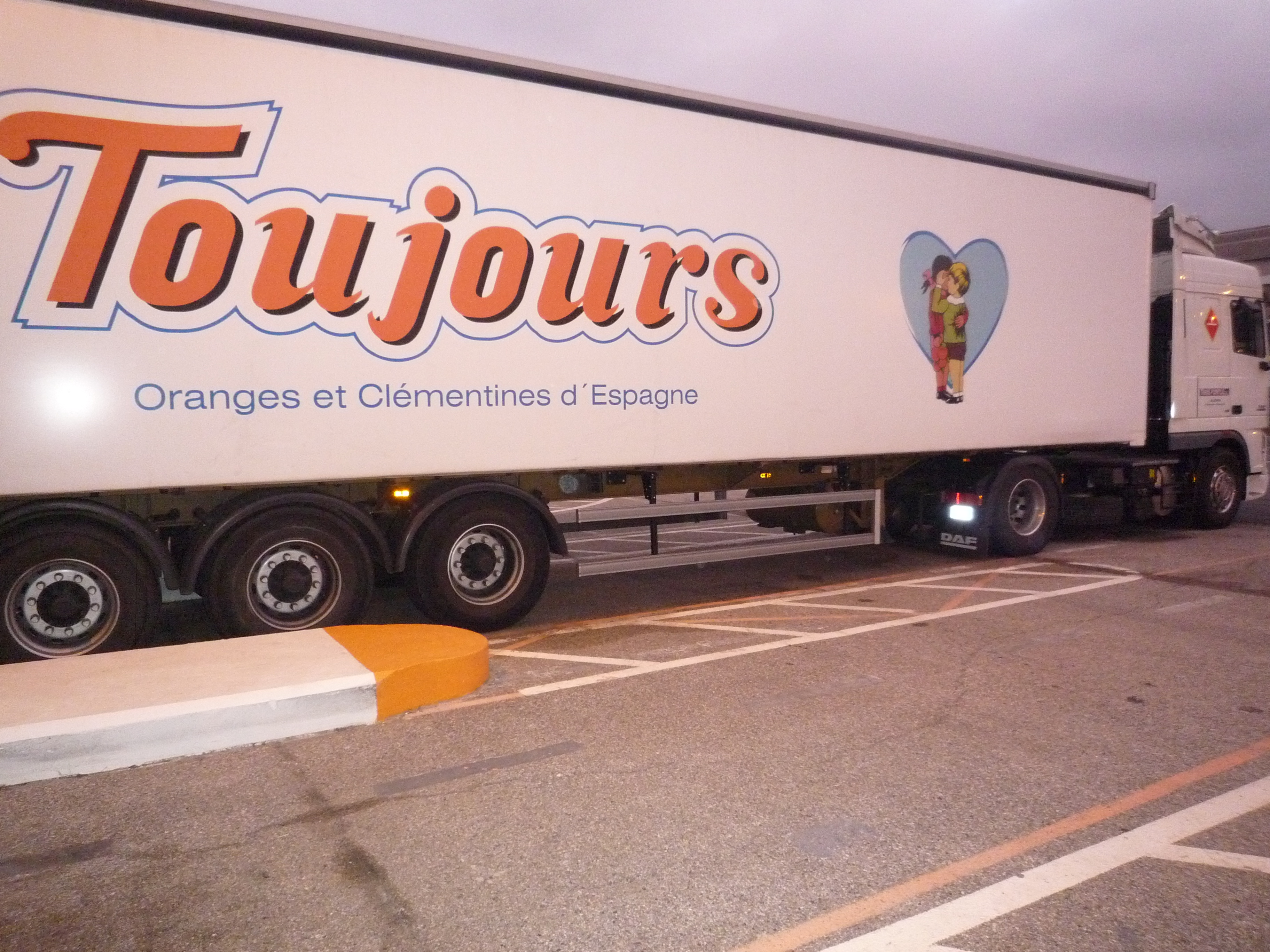 camion d'agrumes Toujours