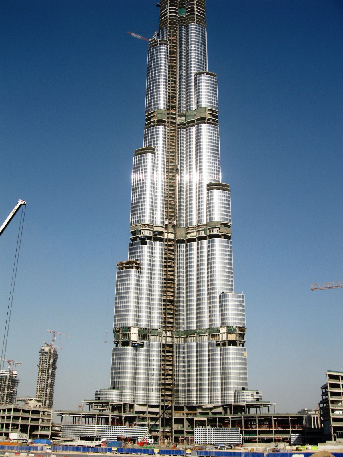 Burj Dubai La Tour La Plus Haute Du Monde Oranges Et Cl mentines burj-dubai-la-tour-la-plus-haute-du-monde-oranges-et-cl-mentines